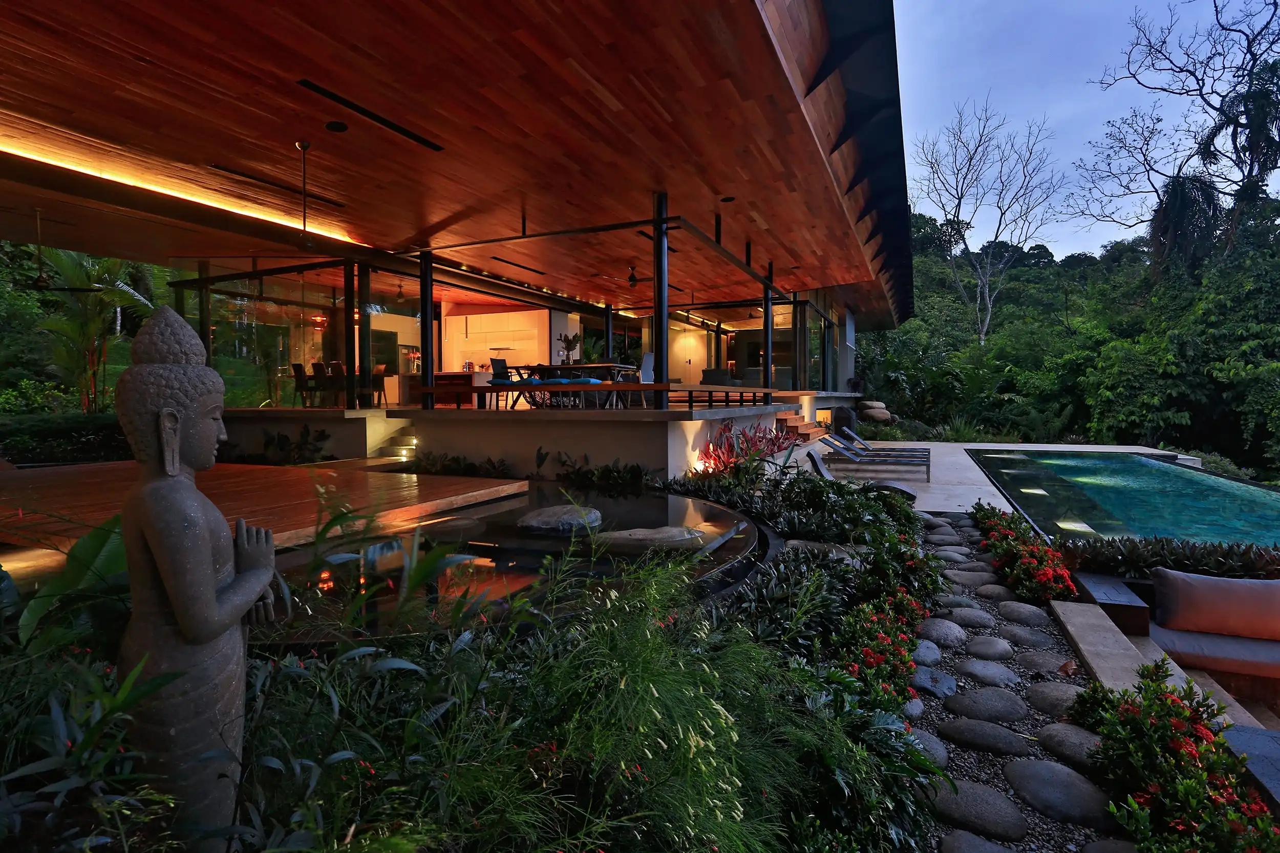 Featured image for “Planning a Family Vacation in Costa Rica’s High-End Rentals”